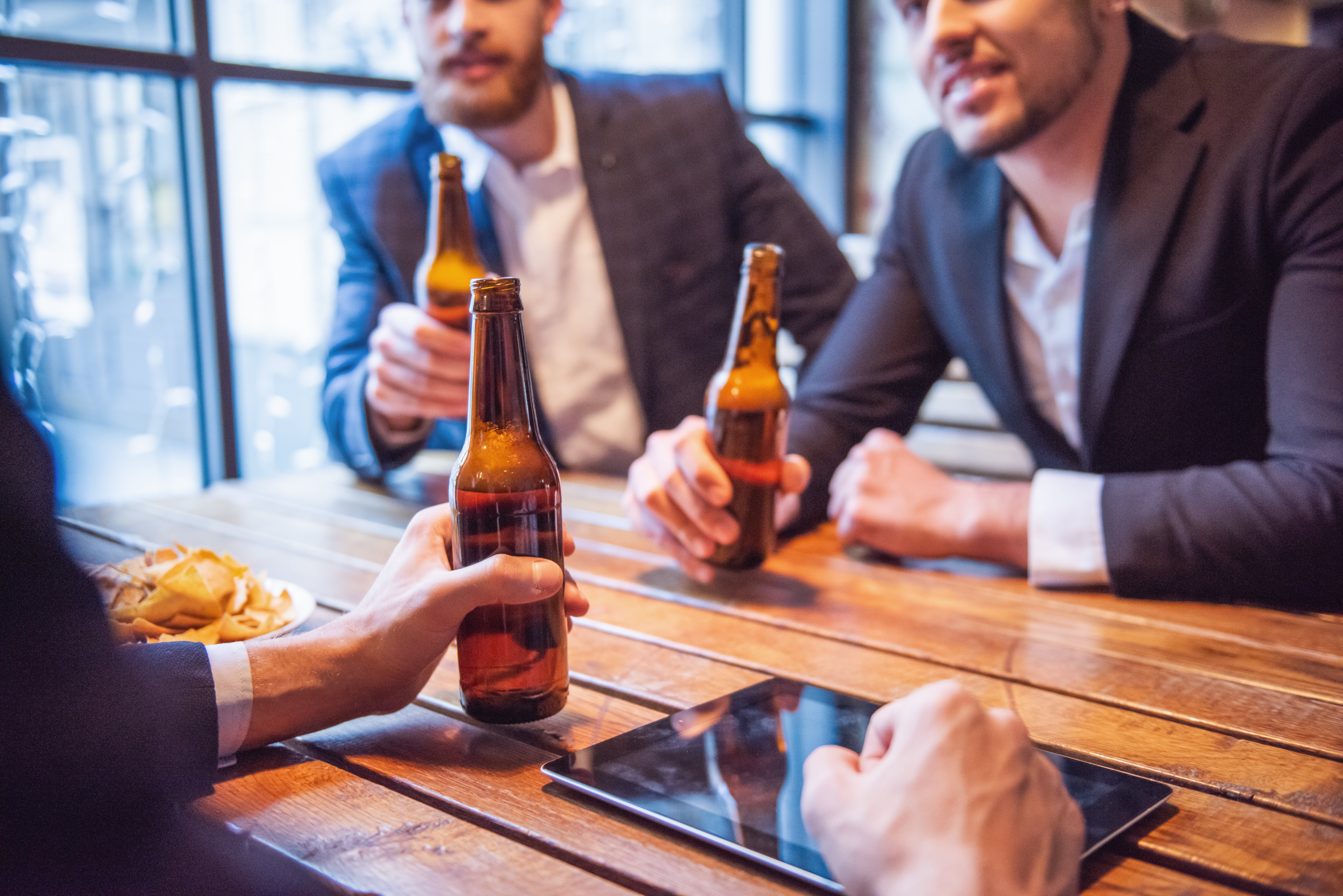men-at-the-pub-2024-10-21-05-29-03-utc men-at-the-pub-2024-10-21-05-29-03-utc